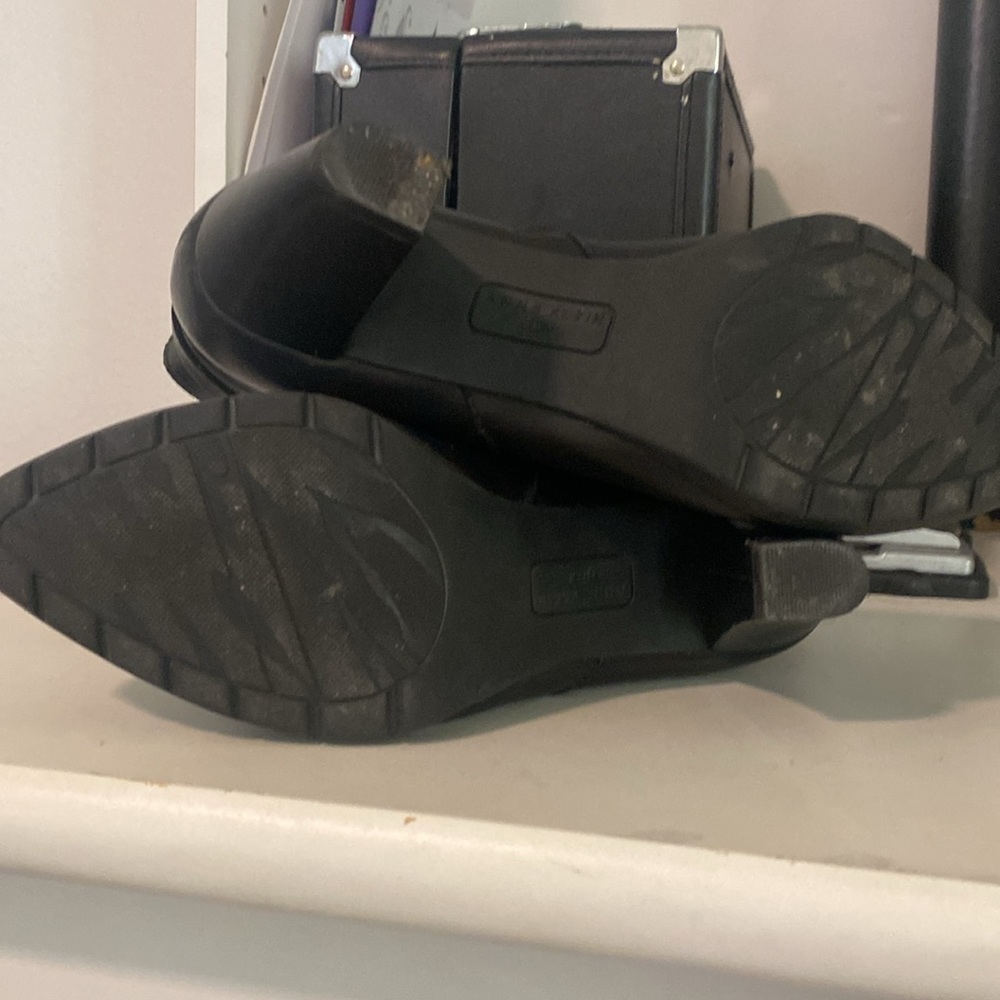 Anne Klein black leather boots 5 1/2 - Picture 4 of 6